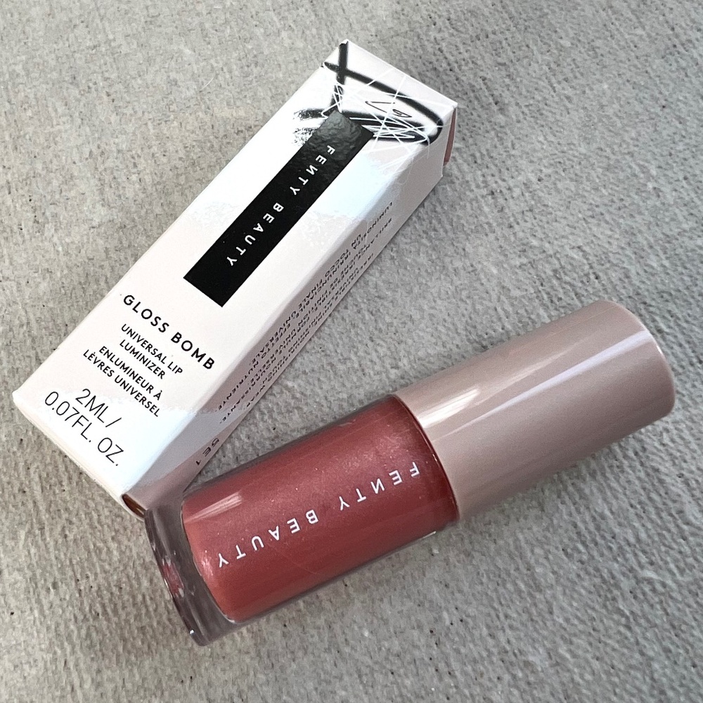 ❤️3 for $30❤️ FENTY BEAUTY by Rihanna Gloss Bomb Universal Lip mini in Fu$$y